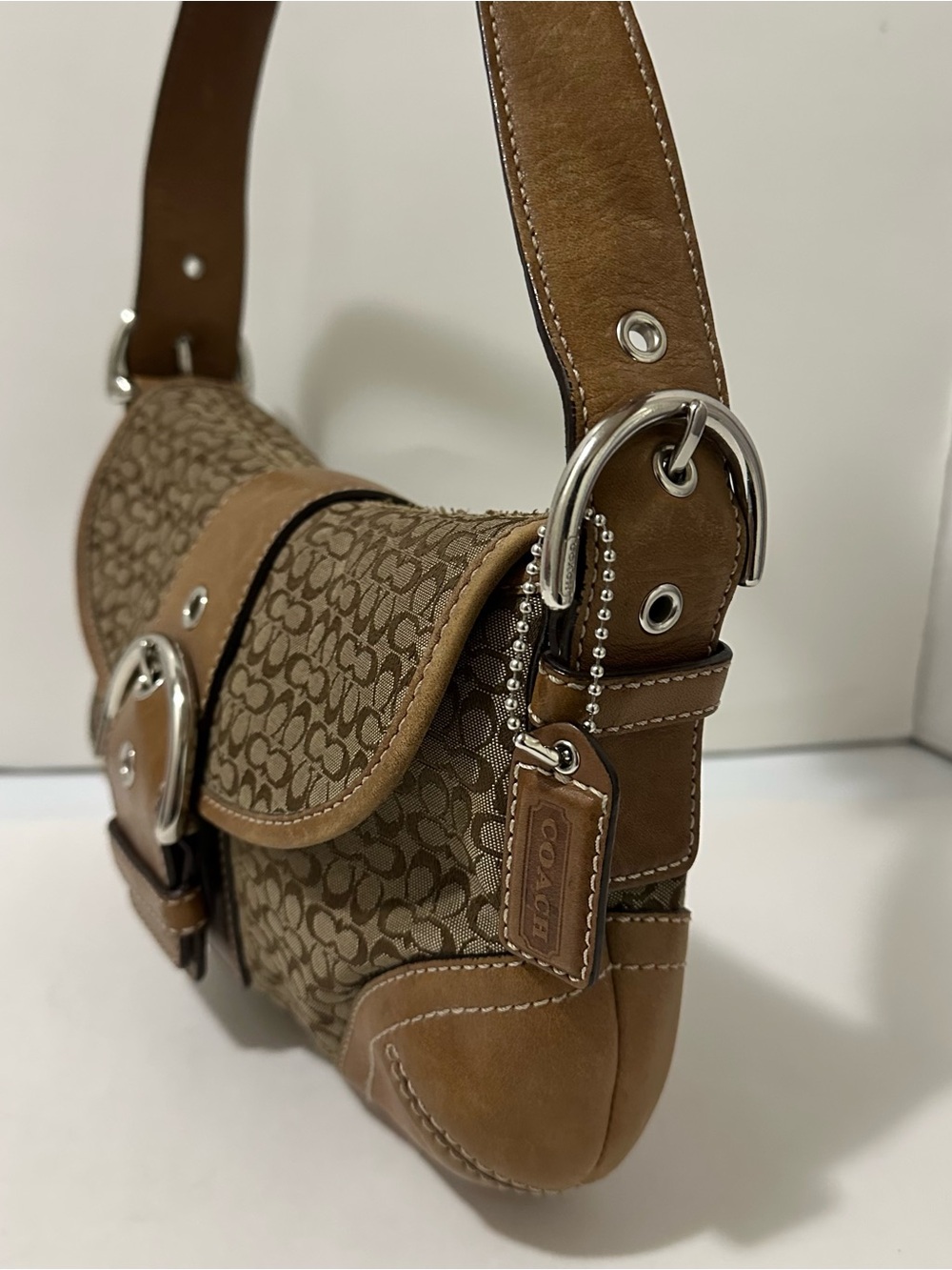 Vintage Coach Soho Signature Jacquard Shoulder Bag with Tan Leather Trim - Picture 2 of 8